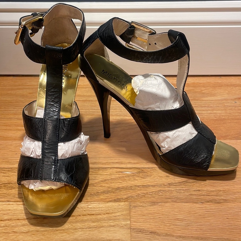 MICHAEL KORS Womens Black Leather scrappy Heels, size 8, like NEW